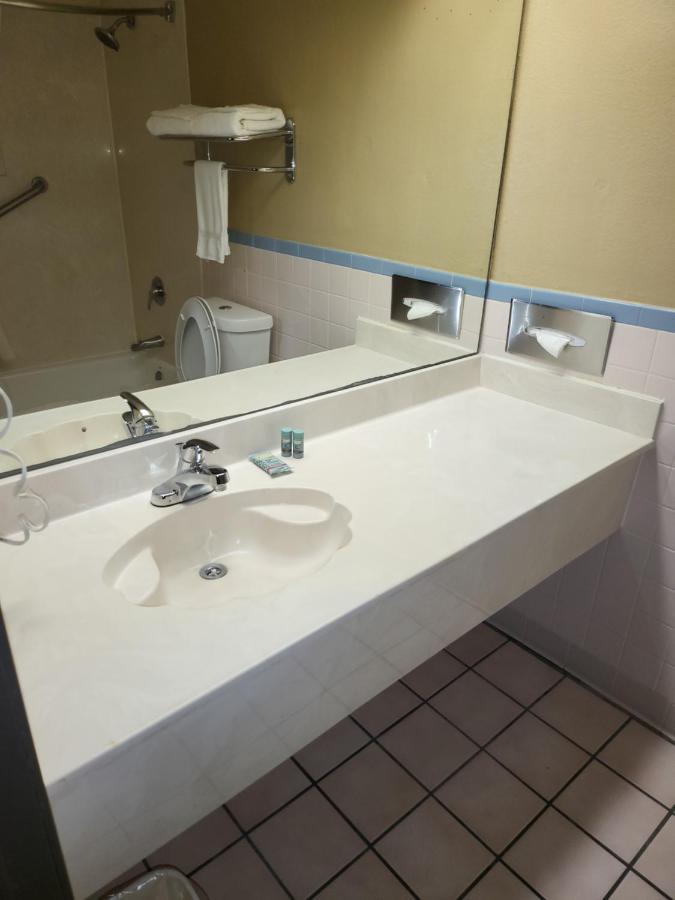 Hotel Americas Value Pharr/mcallen 2*
