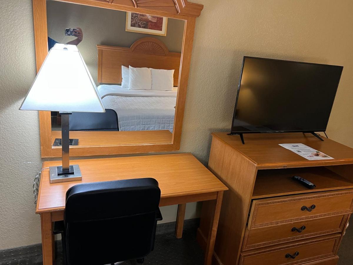 Americas Value Pharr/mcallen Hotel Pharr