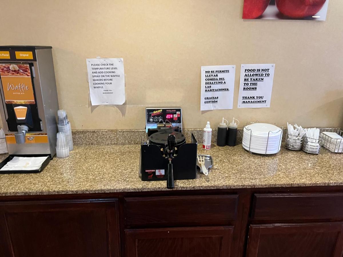 Americas Value Pharr/mcallen Hotel Pharr